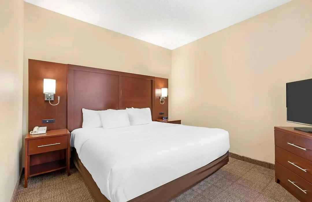 Comfort Suites Cedar Falls Industrial Park-1