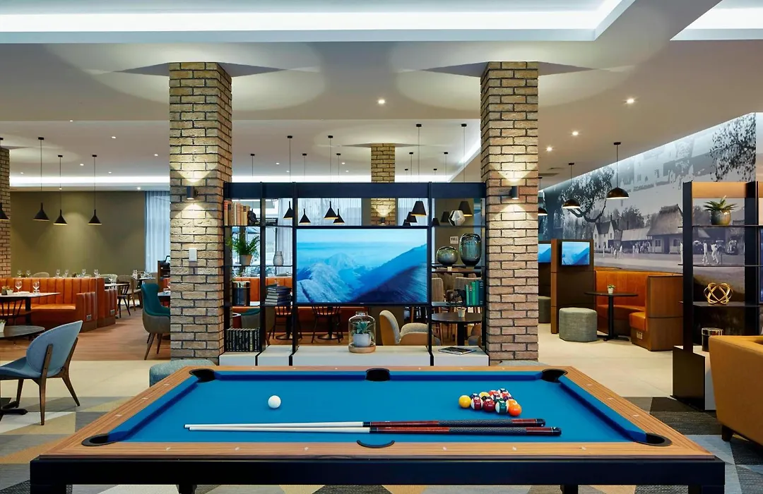 Courtyard By Marriott Oxford South-1