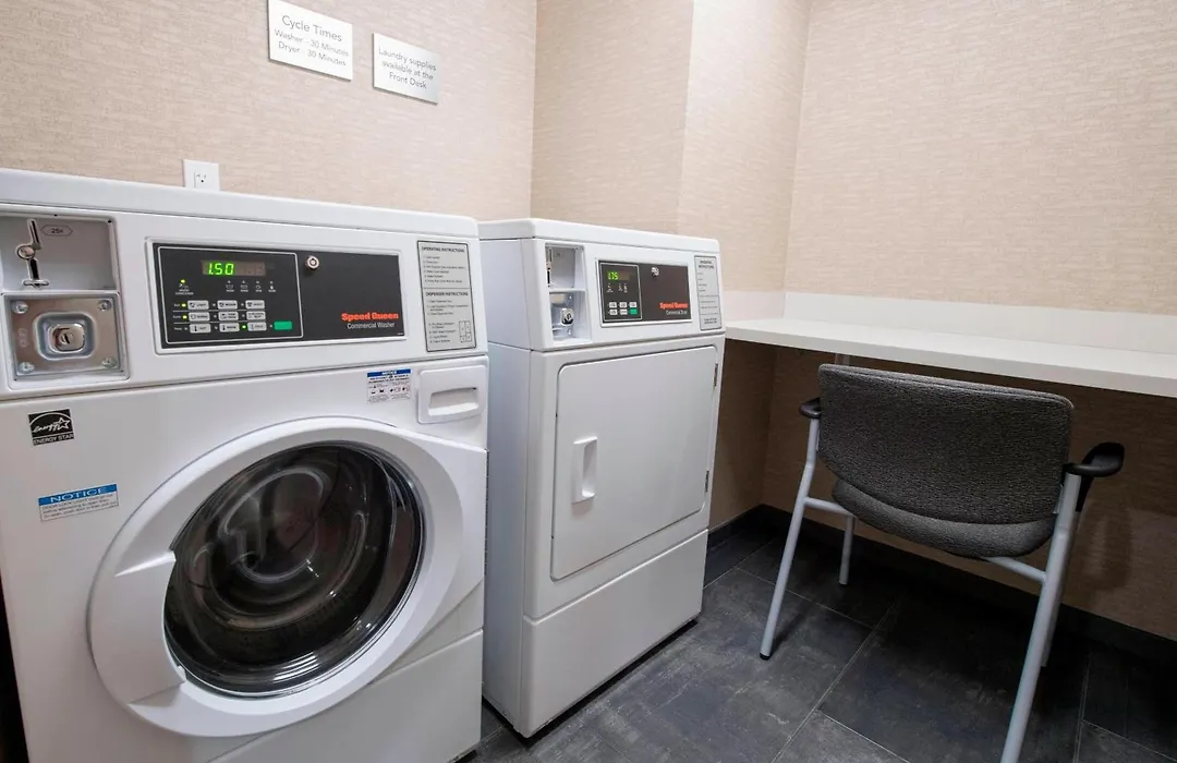 Courtyard By Marriott Atlanta Alpharetta/Avalon Area-1