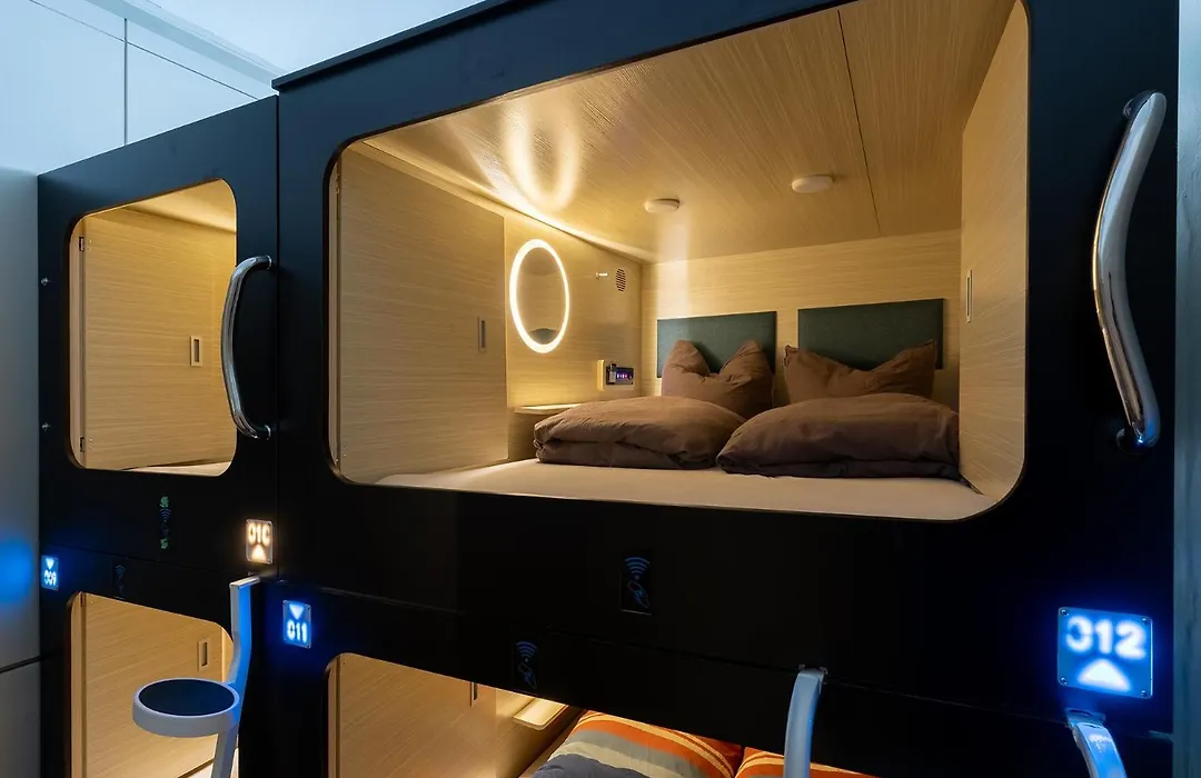 Mue Cubes - Capsule Hotel-1