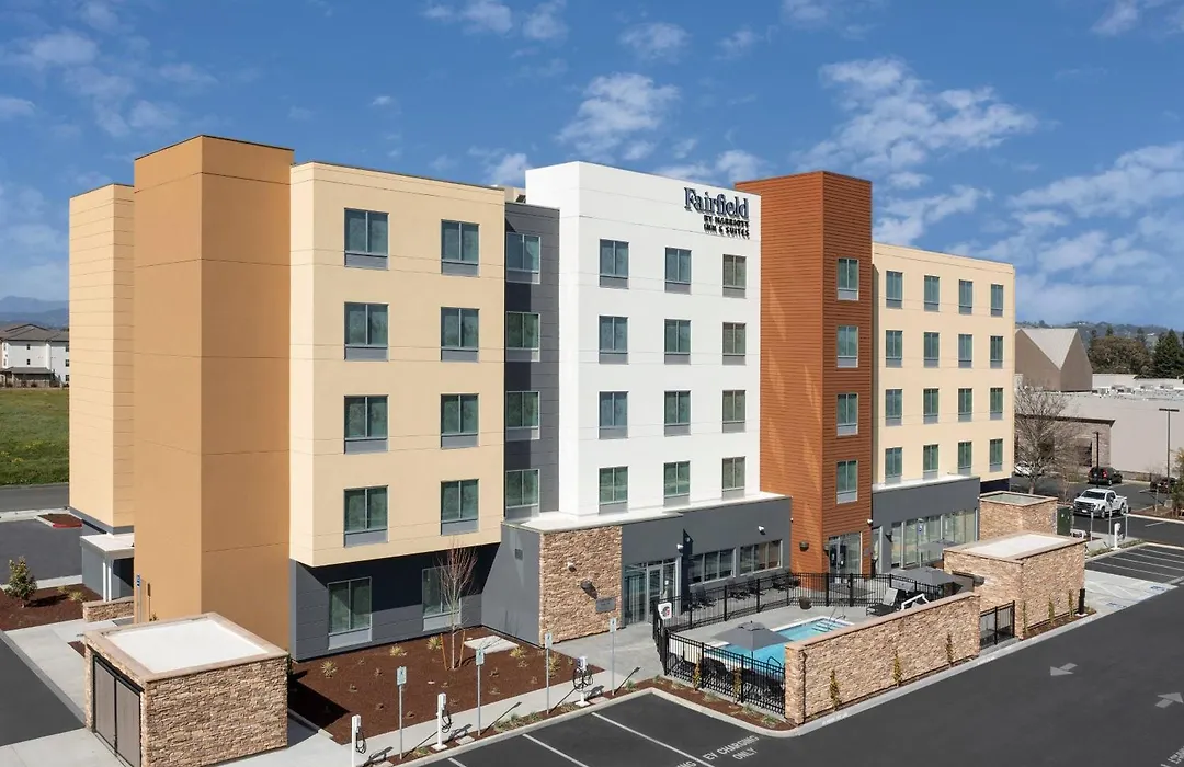 Fairfield Inn & Suites By Marriott Santa Rosa Rohnert Park-1