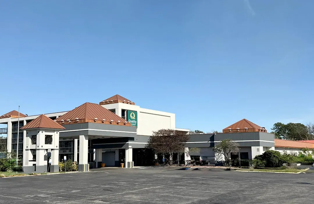 Quality Inn & Suites Baton Rouge West - Port Allen-1