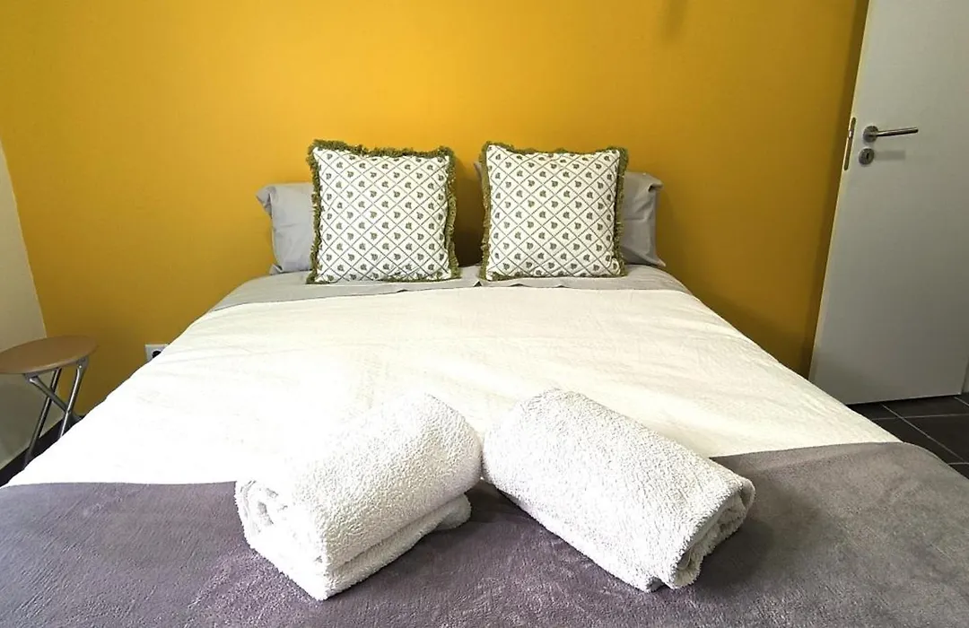 Sleep & Go Faro Airport Guest House-1