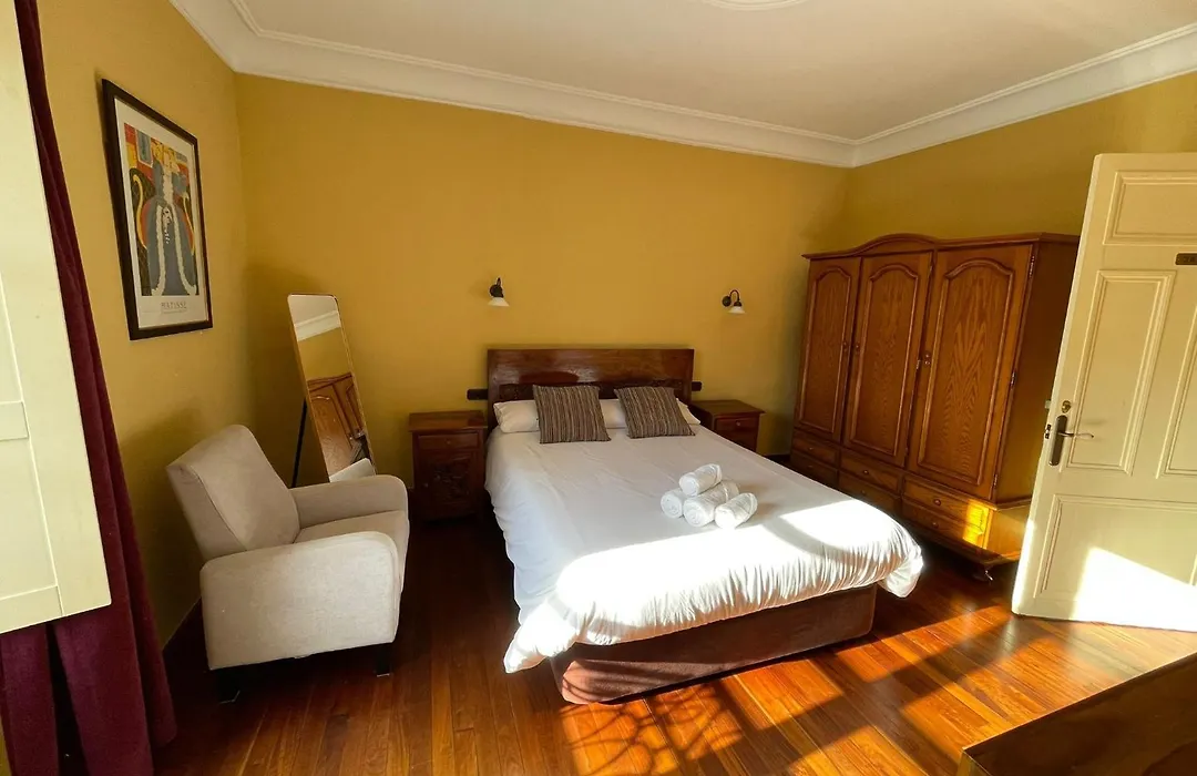 Hostal Esmeralda-1