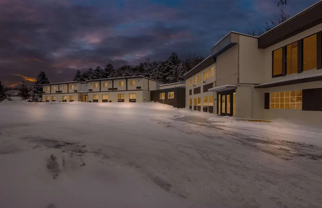 Econo Lodge Manistee-1