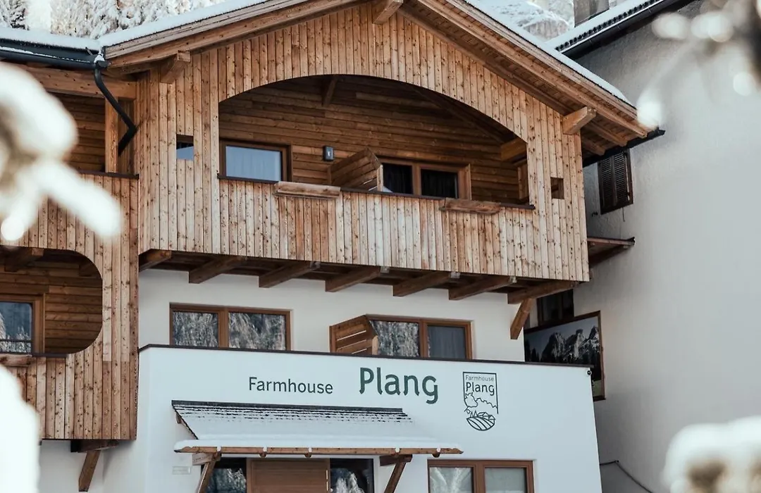 Plang Farmhouse-1