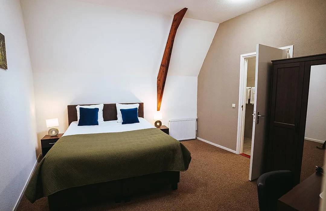 The Velvet Lodge-1