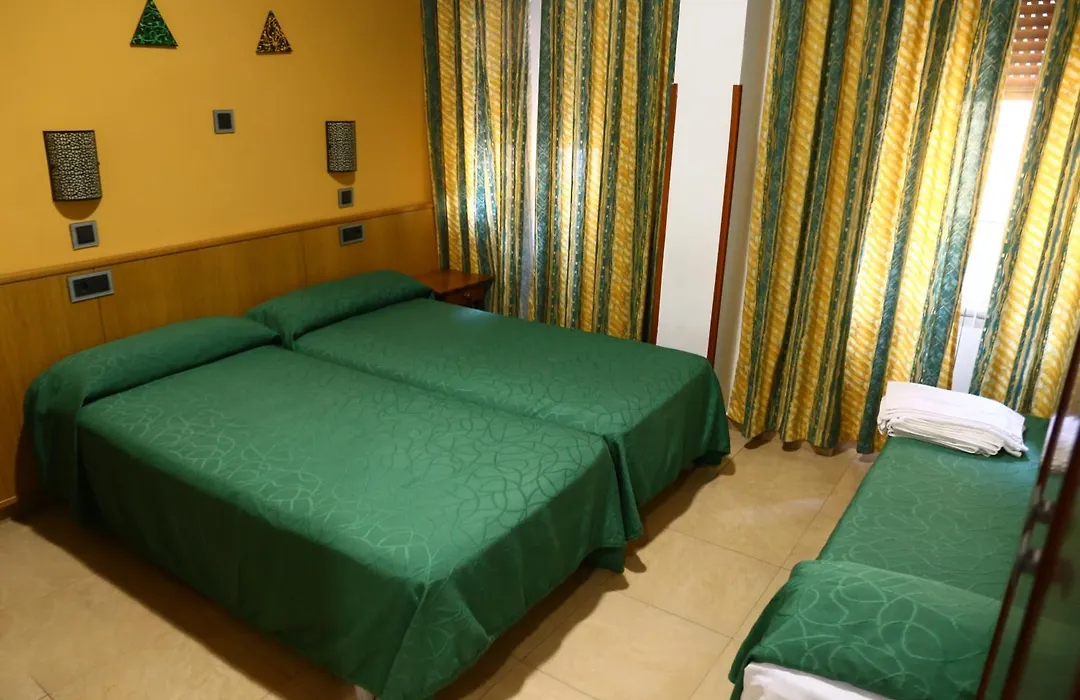 Hostal Muralla-1