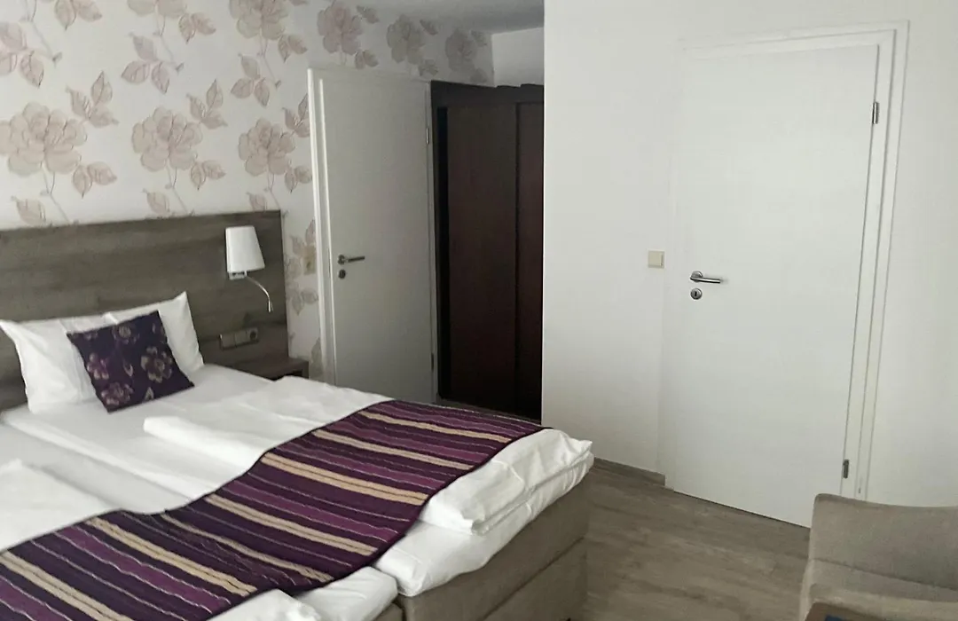Hotel Rheinischer Hof-1