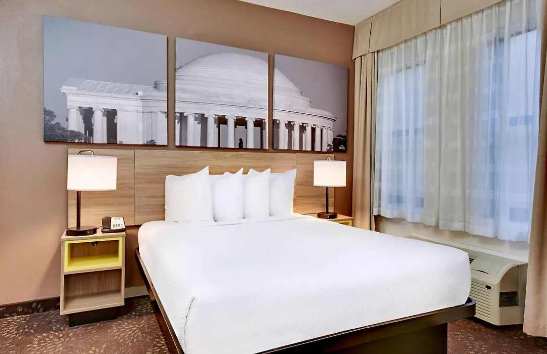 Days Inn By Wyndham Washington Dc/Connecticut Avenue-1