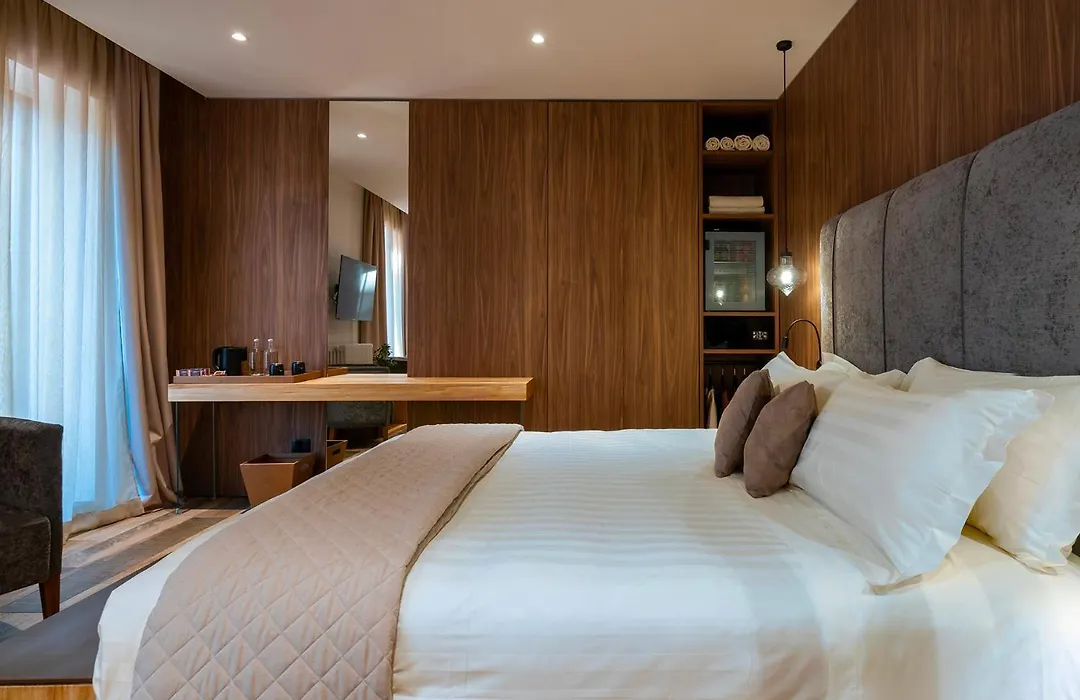 Hotel Iris-1