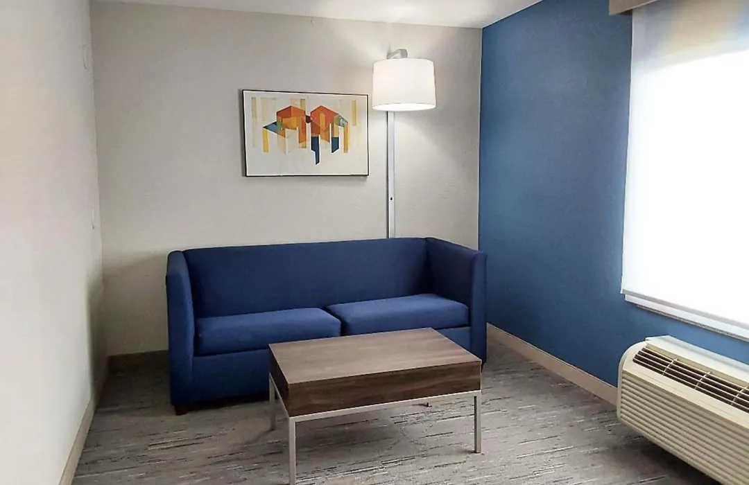 Holiday Inn Express Hotel & Suites Antigo By Ihg-1