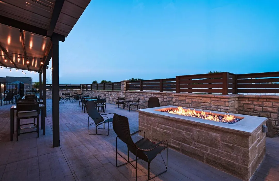 Courtyard Dallas Grand Prairie-1