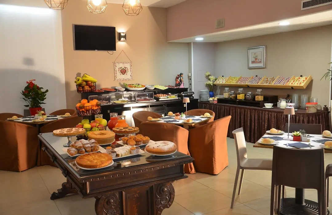 Green Hotel-1