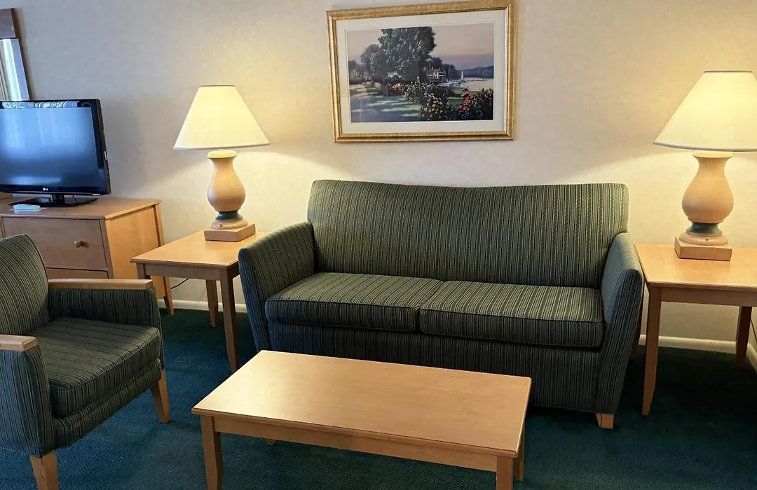 Magnuson Grand Pioneer Inn And Suites-1