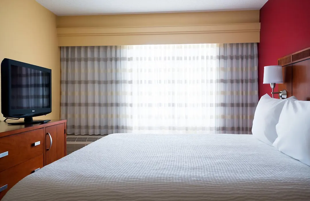 Courtyard By Marriott Indianapolis Airport-1