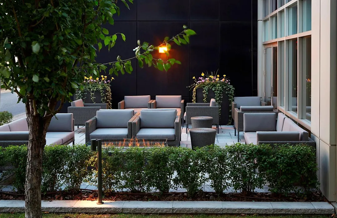 Courtyard By Marriott Montreal Airport-1