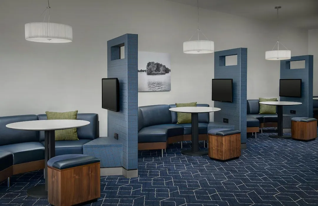 Courtyard By Marriott Muncie At Horizon Convention Center-1