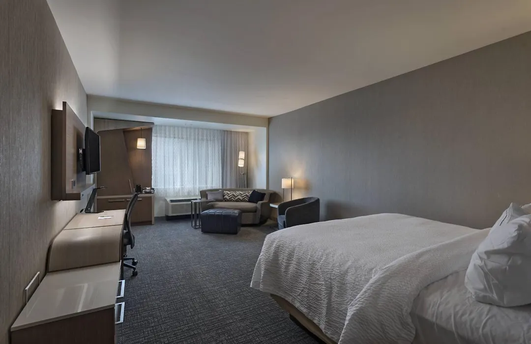 Courtyard By Marriott Houston Sugar Land/Lake Pointe-1