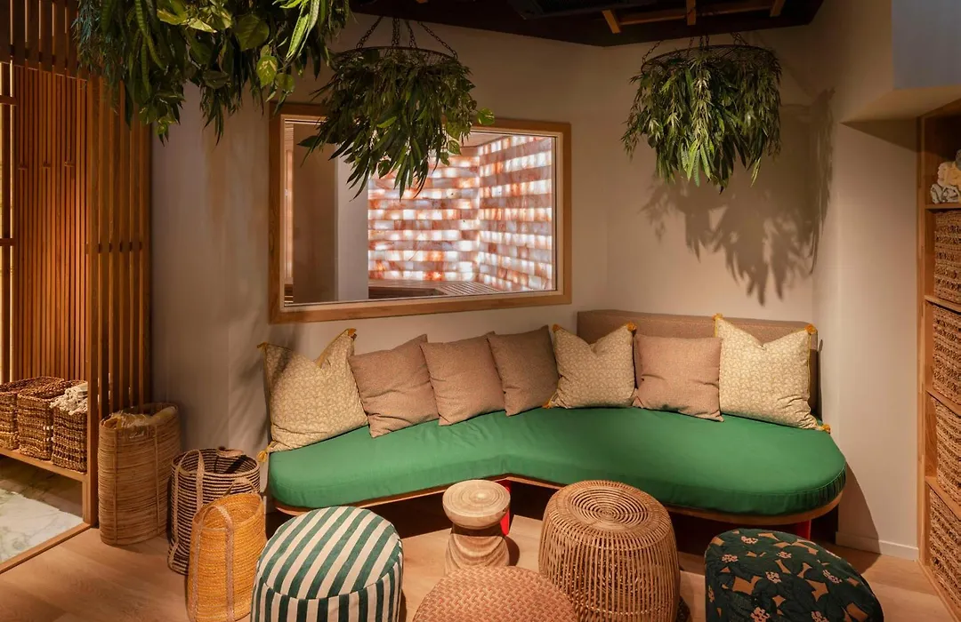 Best Western Plus Hotel Noble House-1