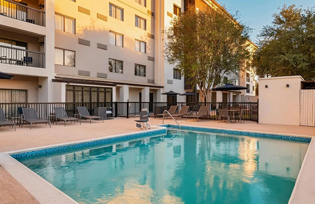 Courtyard By Marriott Laredo-1