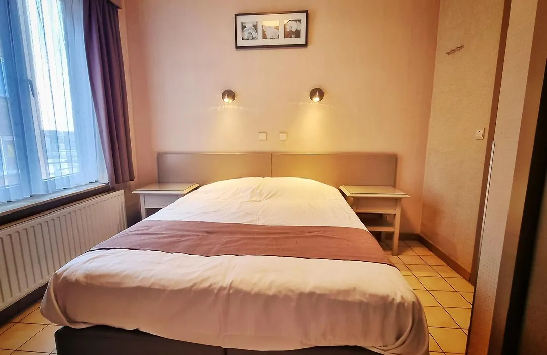 Hotel De Golf-1