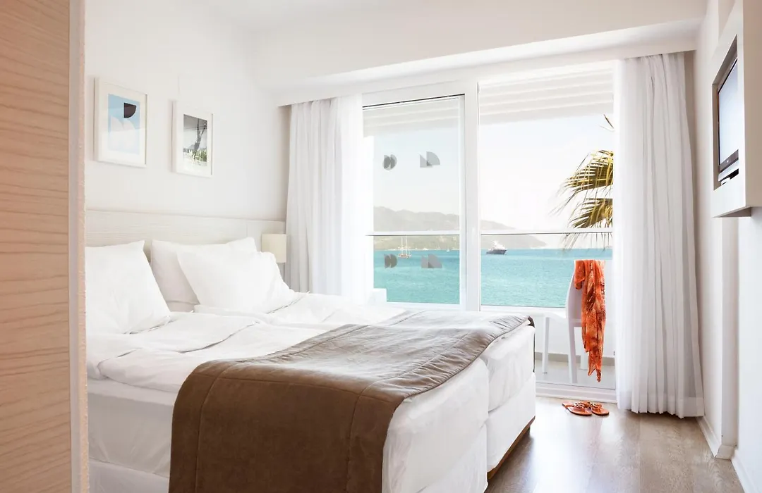 The Beachfront Hotel Adult Only 16 Plus-1
