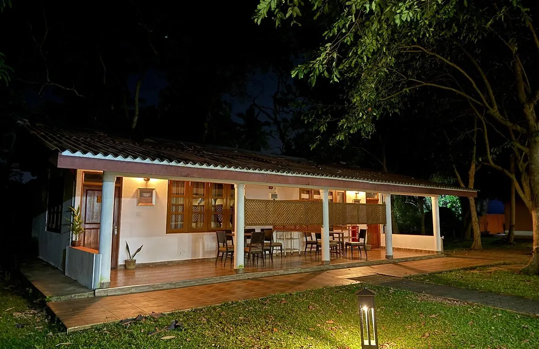 Hotel 4 U Saliya Garden-1