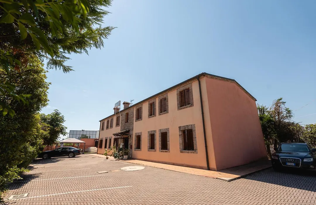Hotel Le Corti-1