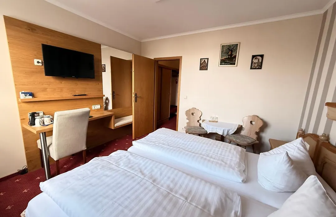 Landhotel Burgenblick-1