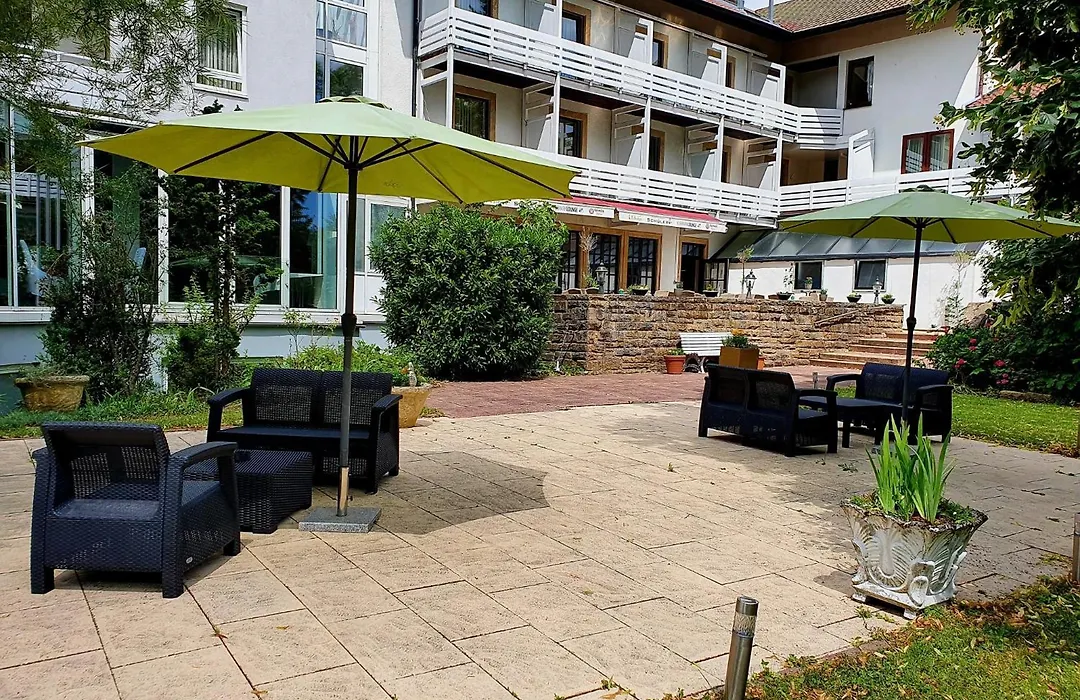 Hotel Kurparkblick inkl Therme und Sauna Eintritt-1