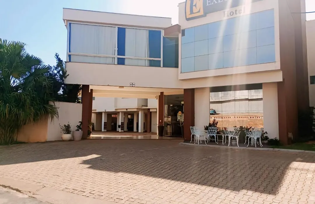 Executive Hotel Mt-1