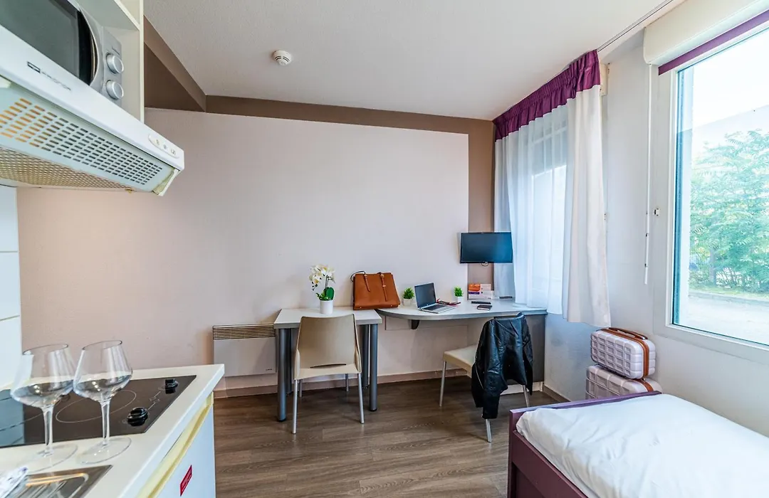 Montempô apparthotel Lyon-1