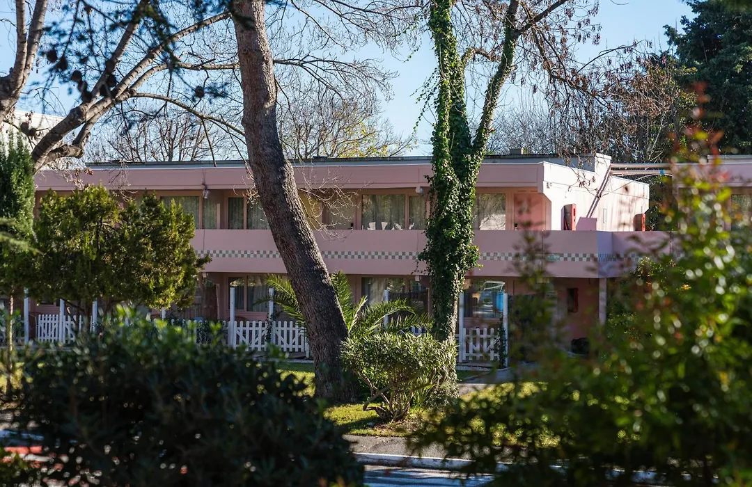 Kyriad Cannes - Mandelieu Hotel-1