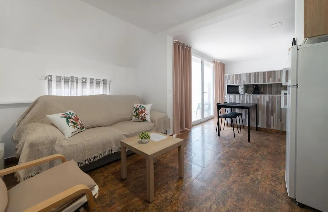 Hotel Quatre Llunes-1