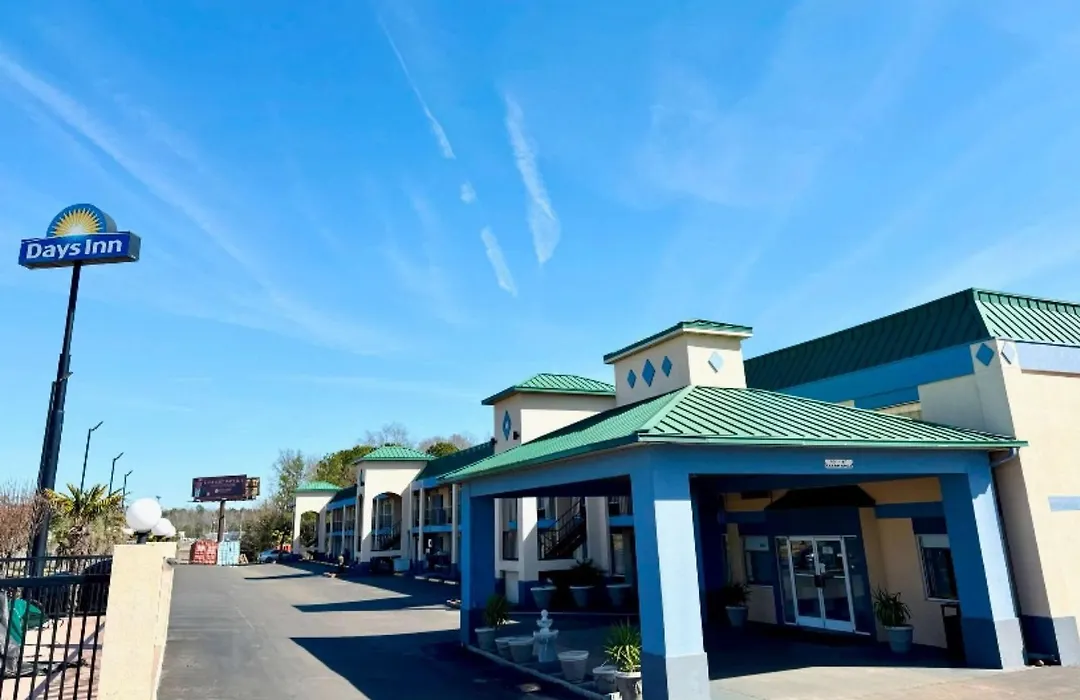 Days Inn By Wyndham Greenville-1