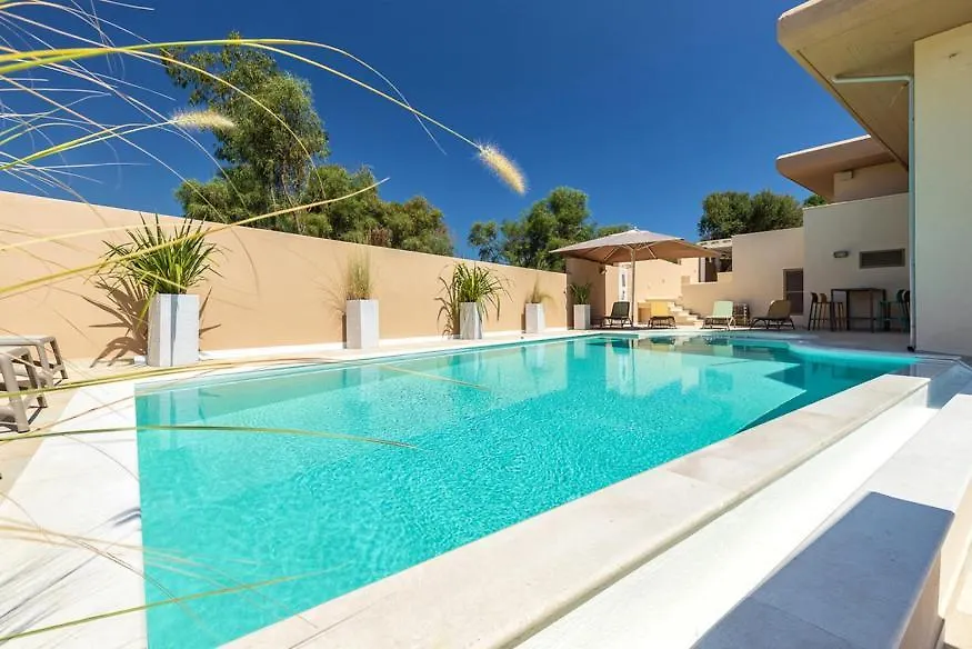 Affittacamere Resort Beach San Gemiliano-1