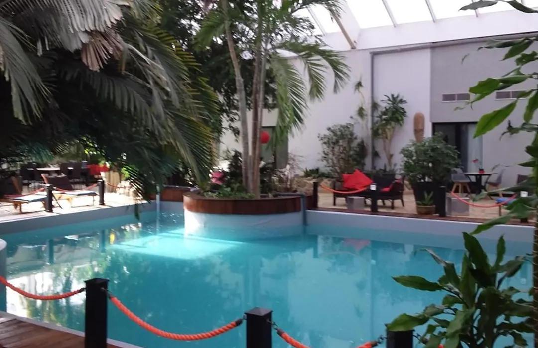 Tropical Hotel-1