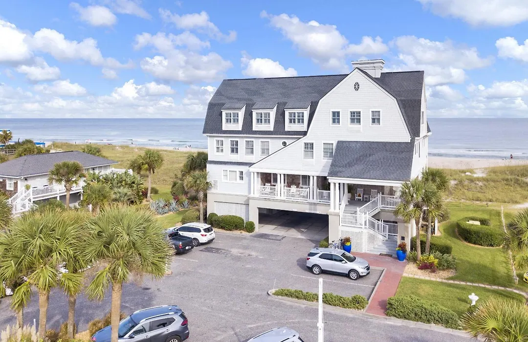 Elizabeth Pointe Lodge-1