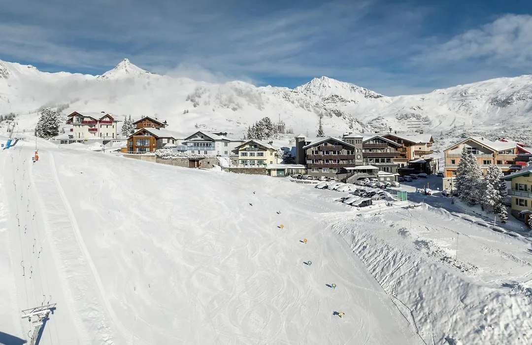 Hotel Kristall-1