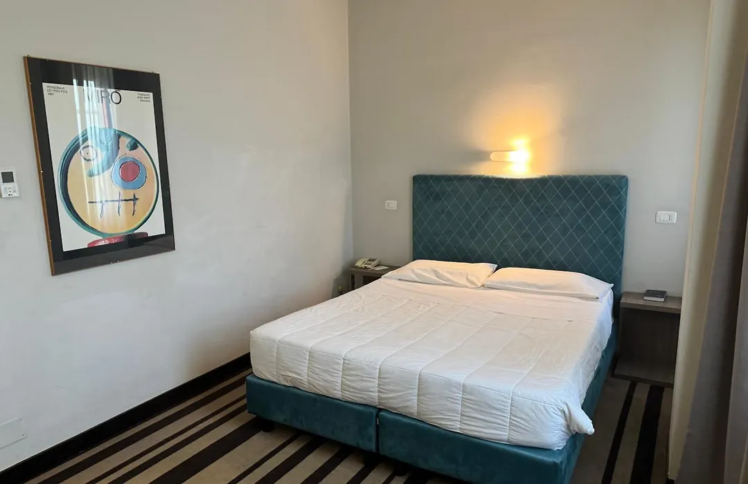 Jet Hotel-1