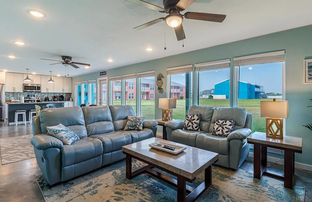 Executive Keys Condominiums On The Beach-1