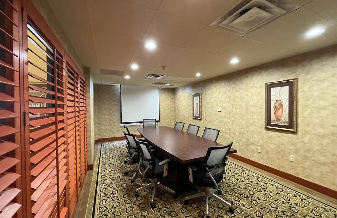 Wingate By Wyndham Peoria - Complimentary Area Shuttle-1