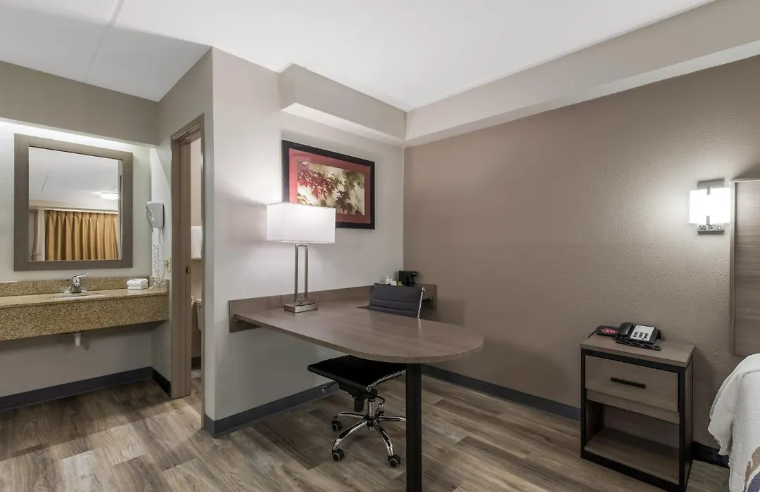 Red Roof Inn Hickory-1