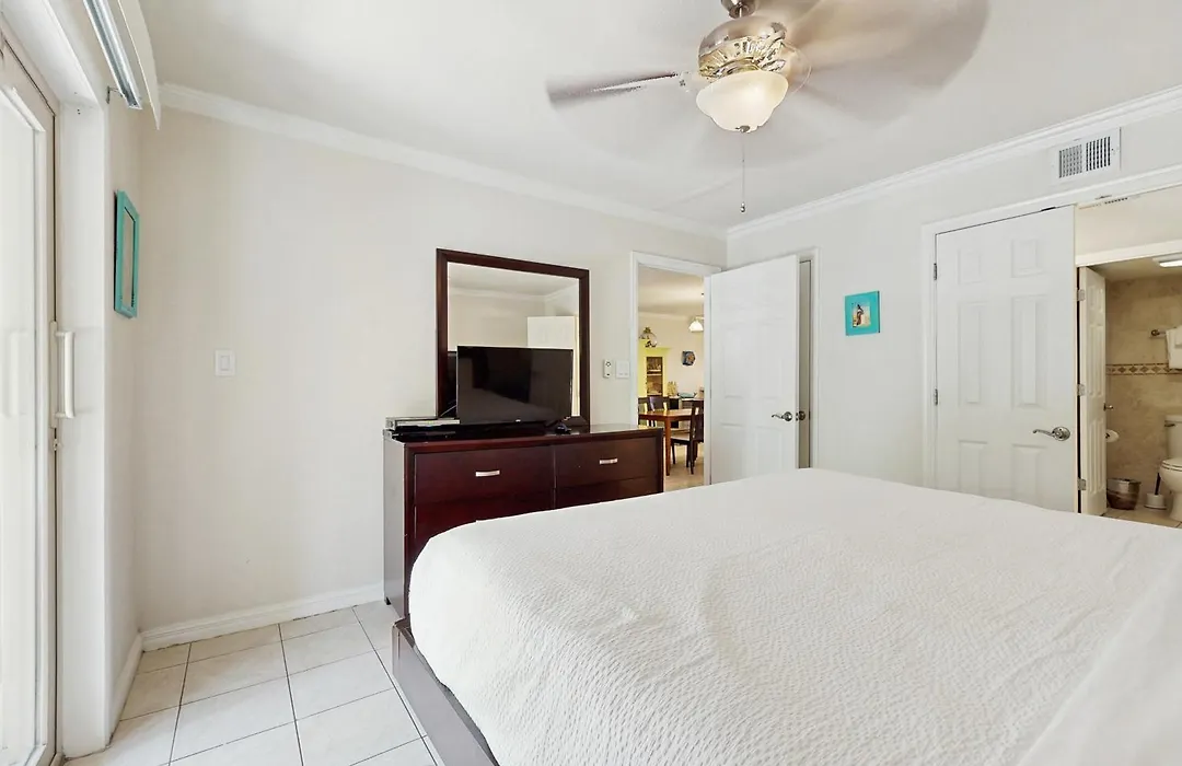 Beachview Condominiums: Wicker Wanderer-1