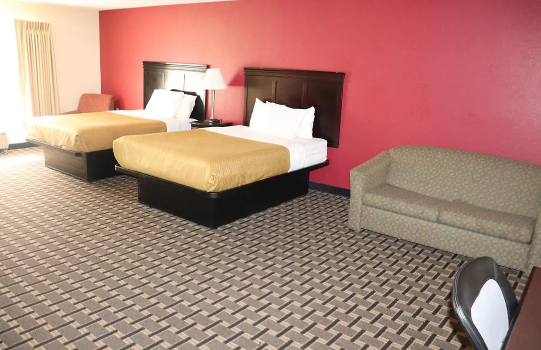 Econo Lodge Inn & Suites Wisconsin Dells-1