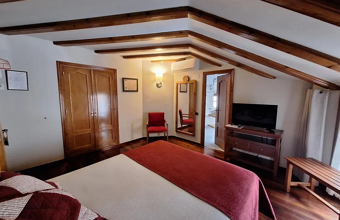 Hotel Aragueells-1