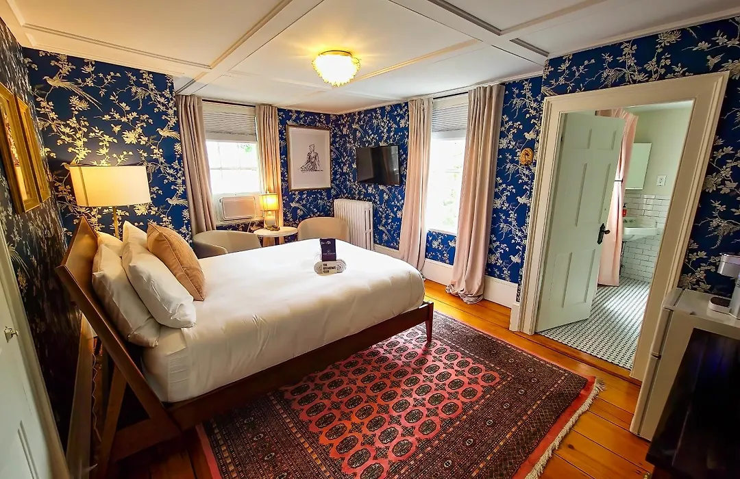 Sally Webster Inn-1