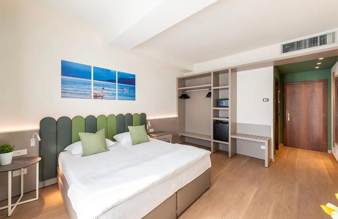 Hotel Pineta Campi-1