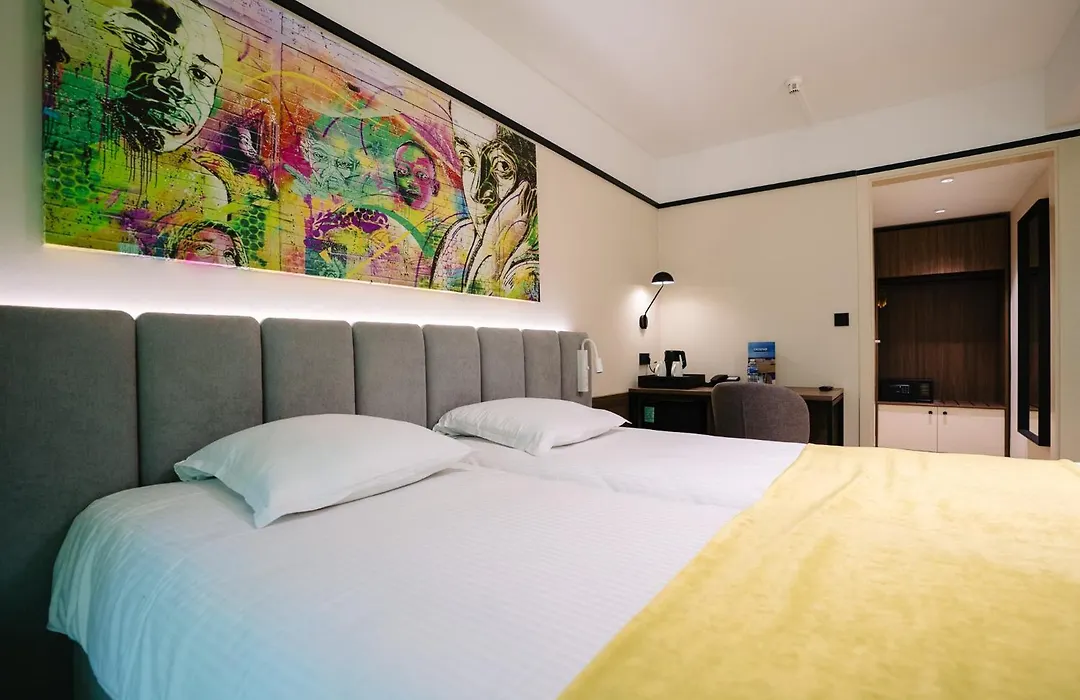 Ostend Hotel-1